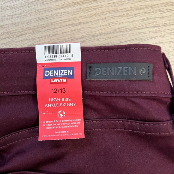 Maroon Levi Jeans - Picture 4 of 6